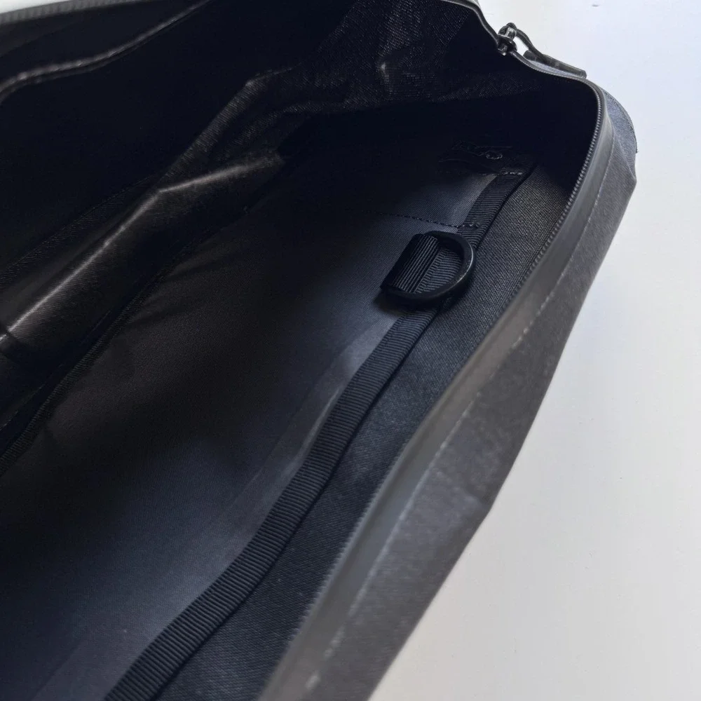 CHROME Industries Kadet WP 9 Liter Adjustable Black Waterproof